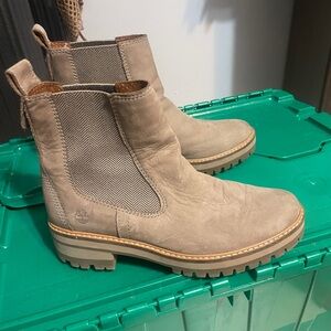 Timberland Beige Chelsea Boots with Herringbone Detail